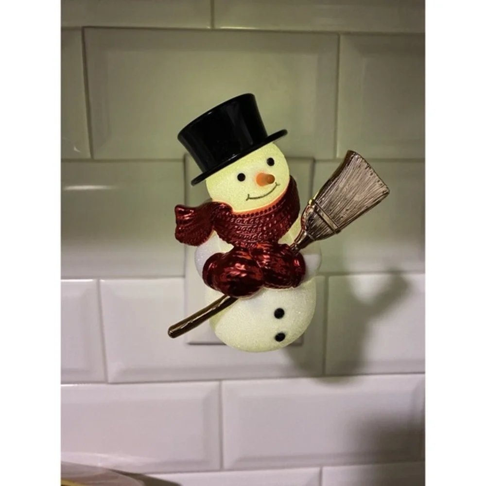 Bath & Body Works Holiday Christmas Snowman Wallflower Scent Plug In Night Light